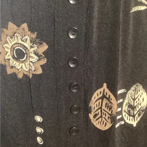 Elegant Black and Cream/Tan Patterned Maxi Skirt - Picture 3 of 4